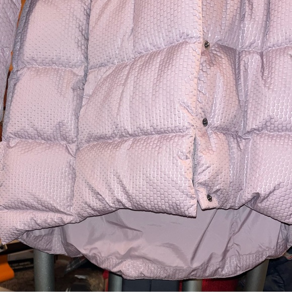 North face down coat. Beautiful lavender color. Perfect condition. - Picture 2 of 4